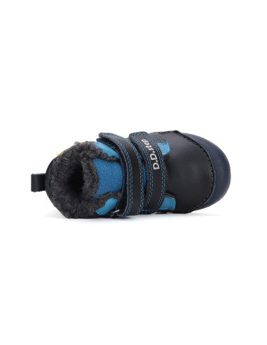 Jongen Blootsvoets Winterschoen